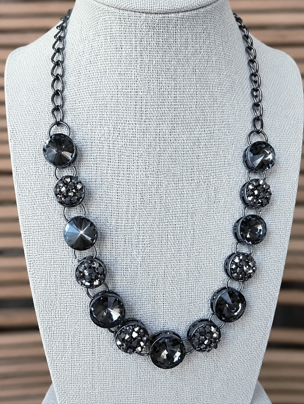 Vera Wang? Hematite Rhinestone Statement Necklace Rivoli Stones Bicone Bead FLAW